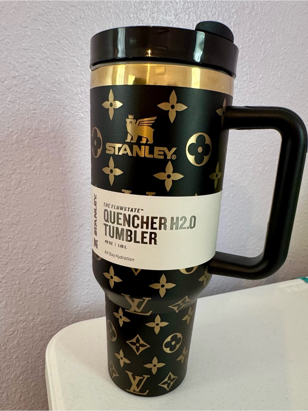 New Black Stanley 40 oz tumbker with handle